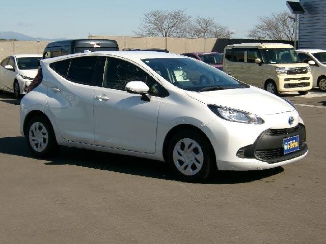 
								TOYOTA AQUA full									