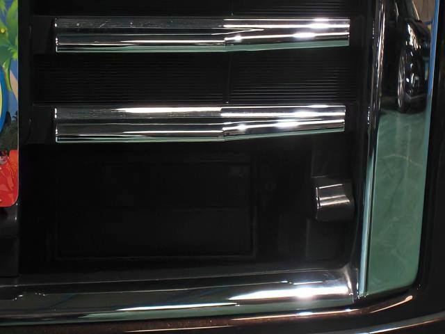 
								NISSAN ELGRAND full									