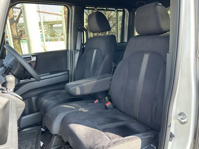 
								HONDA N-BOX CUSTOM full									
