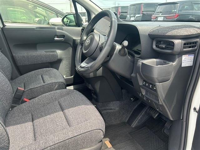 
								TOYOTA SIENTA full									