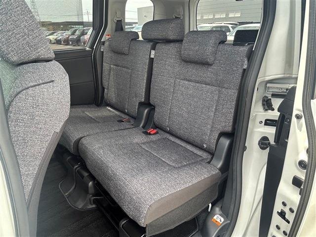 
								TOYOTA SIENTA full									