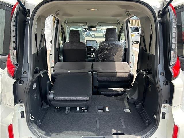 
								TOYOTA SIENTA full									