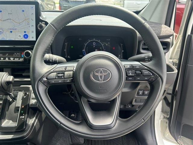 
								TOYOTA SIENTA full									