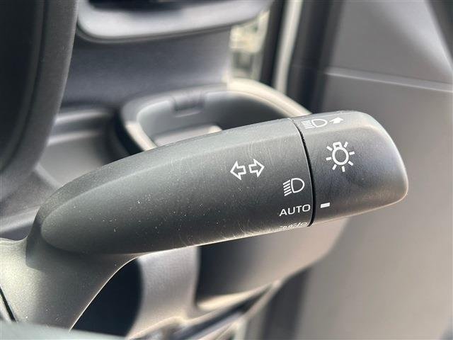 
								TOYOTA SIENTA full									
