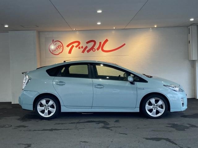 
								TOYOTA PRIUS full									