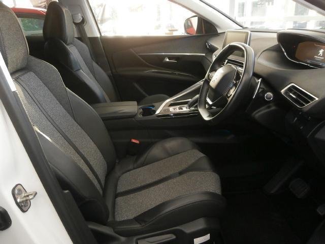 
								PEUGEOT 3008 full									