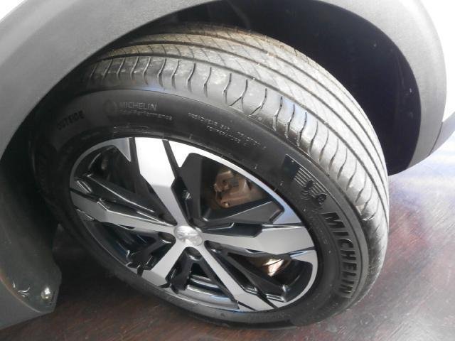
								PEUGEOT 3008 full									
