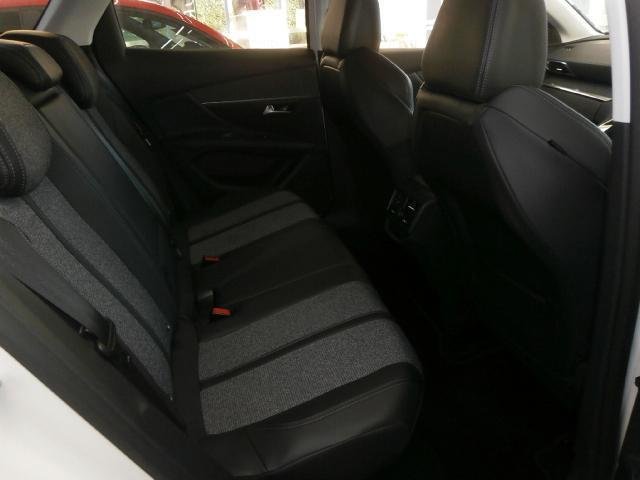
								PEUGEOT 3008 full									