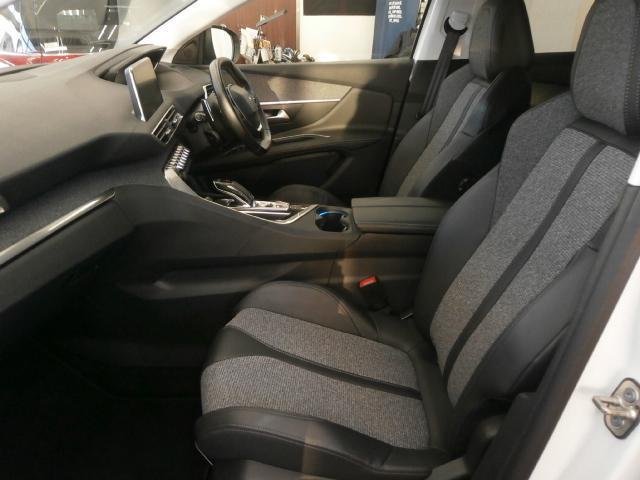 
								PEUGEOT 3008 full									