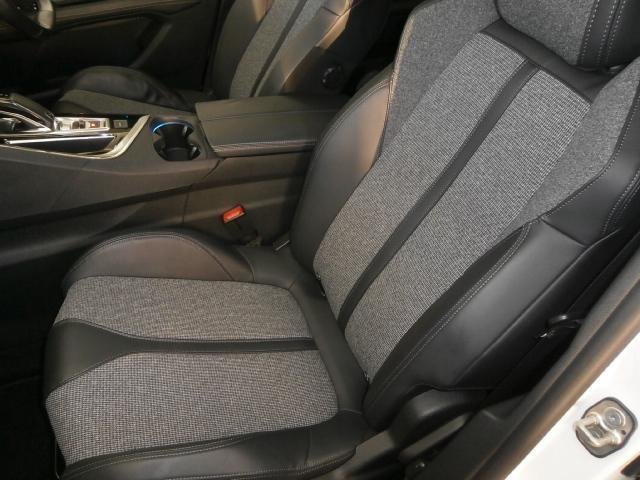 
								PEUGEOT 3008 full									