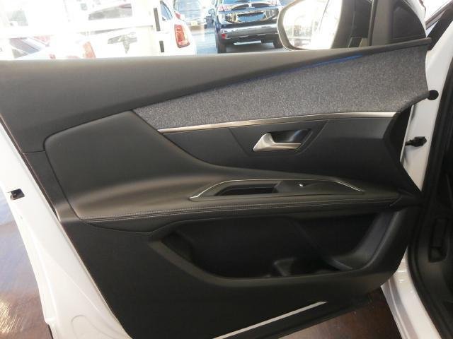 
								PEUGEOT 3008 full									