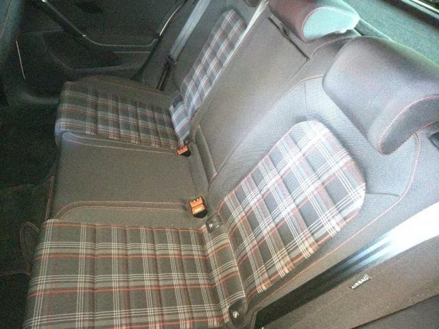 
								VOLKSWAGEN GOLF GTI full									