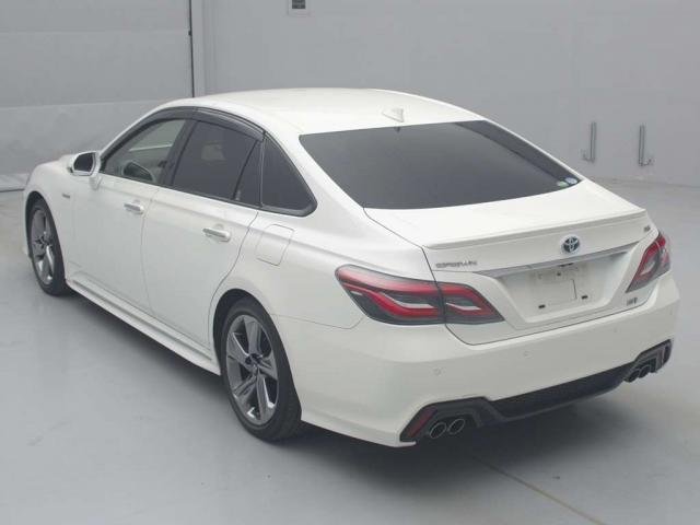 
								TOYOTA CROWN HYBRID full									