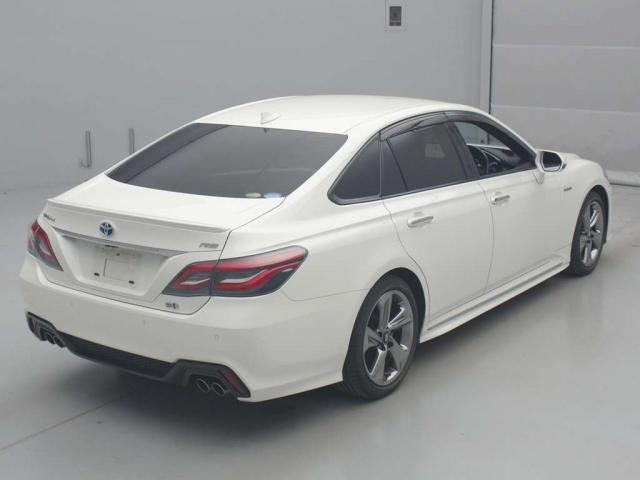 
								TOYOTA CROWN HYBRID full									