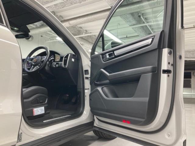 
								PORSCHE CAYENNE full									