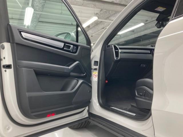 
								PORSCHE CAYENNE full									