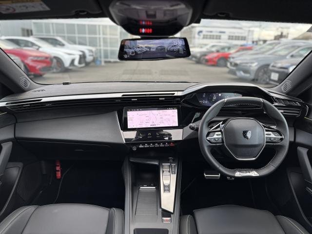 
								PEUGEOT 308 full									