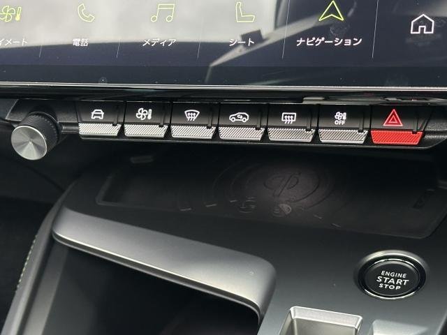 
								PEUGEOT 308 full									