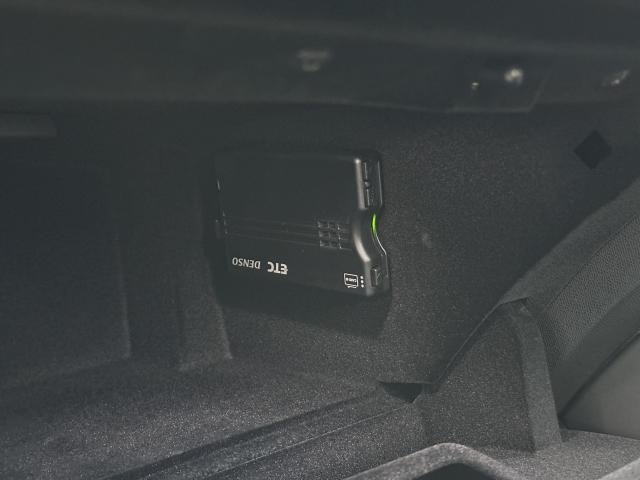 
								PEUGEOT 308 full									