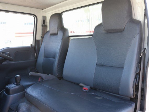 
								ISUZU ELF TRUCK full									