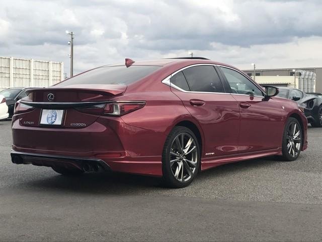 
								LEXUS ES full									