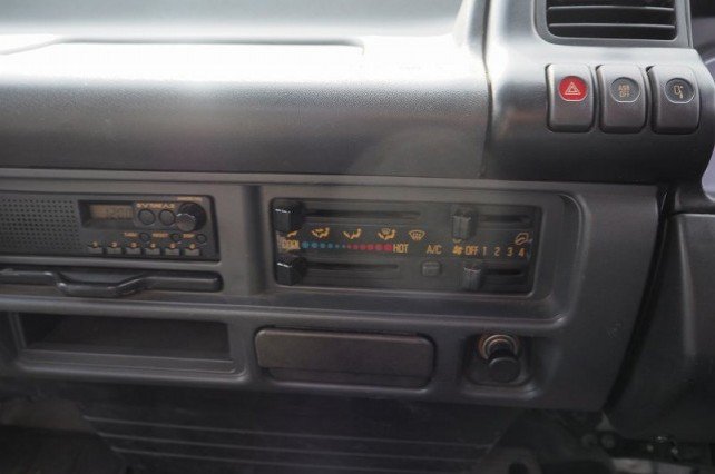
								ISUZU ELF TRUCK full									