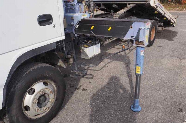 
								ISUZU ELF TRUCK full									