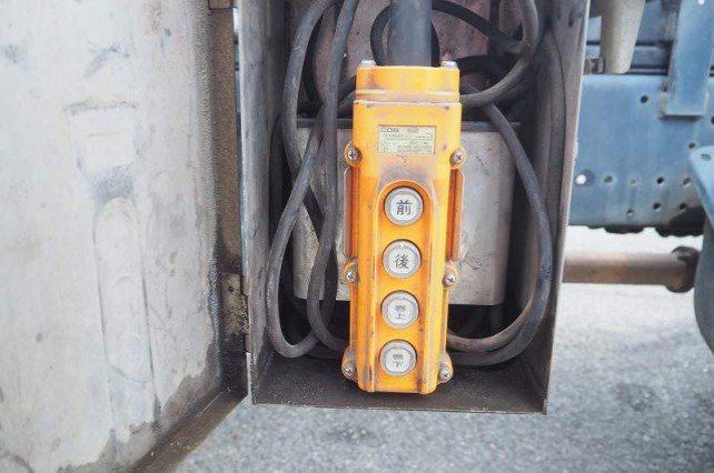 
								ISUZU ELF TRUCK full									