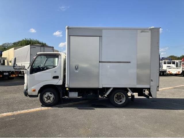 
								TOYOTA DYNA TRUCK full									