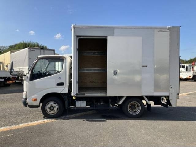 
								TOYOTA DYNA TRUCK full									