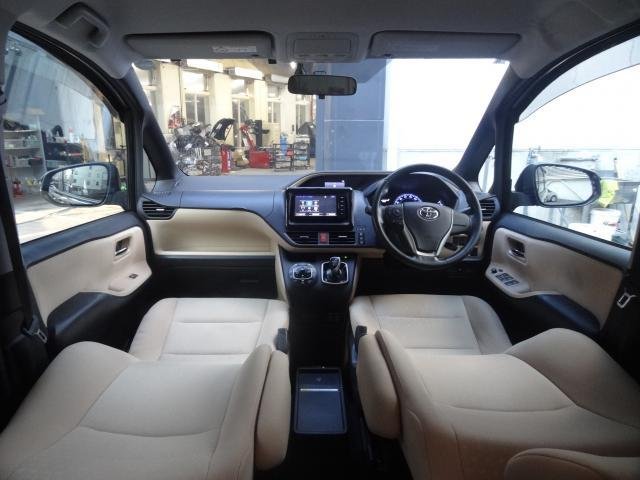 
								TOYOTA NOAH full									