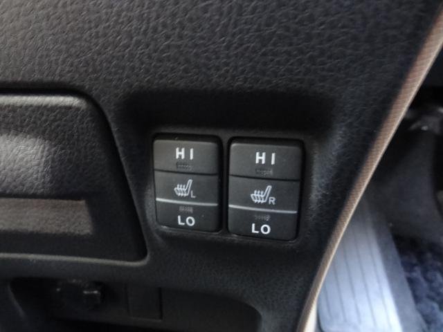 
								TOYOTA NOAH full									