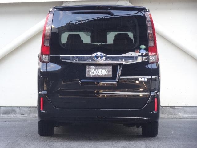 
								TOYOTA NOAH full									
