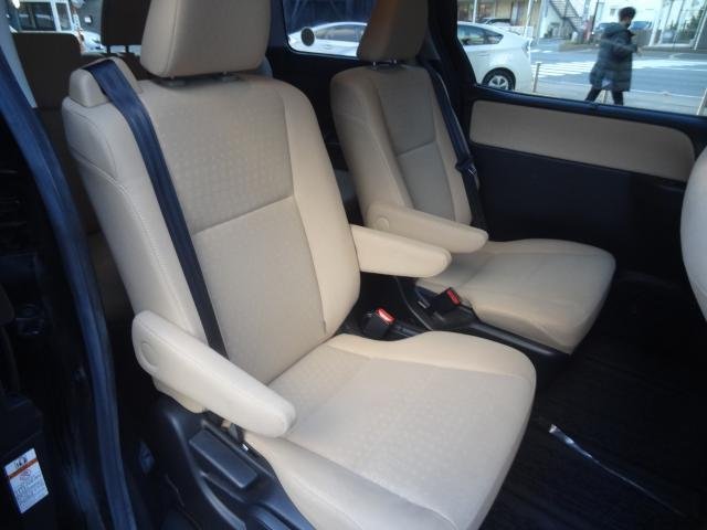 
								TOYOTA NOAH full									