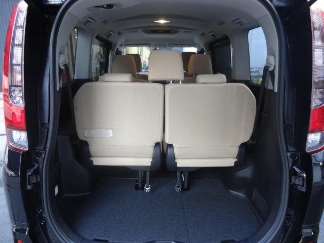 
								TOYOTA NOAH full									