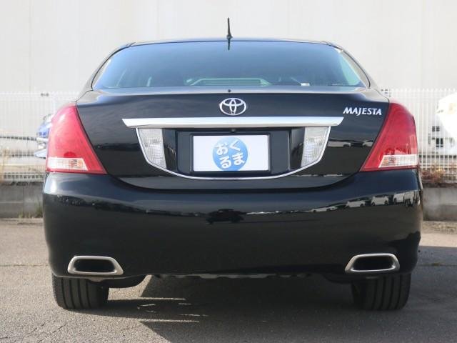 
								TOYOTA CROWN MAJESTA full									