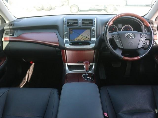
								TOYOTA CROWN MAJESTA full									