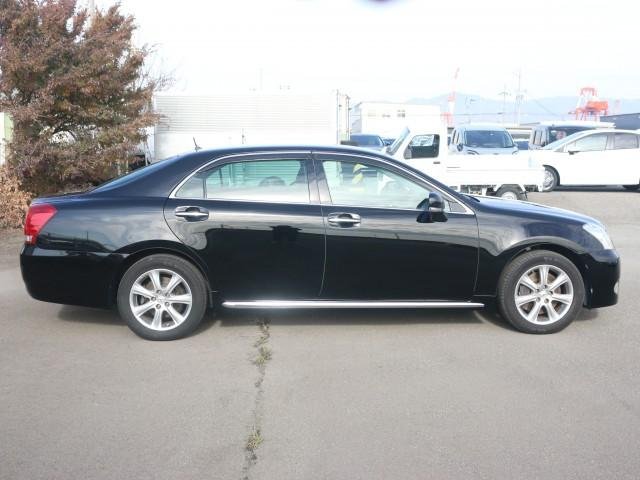 
								TOYOTA CROWN MAJESTA full									