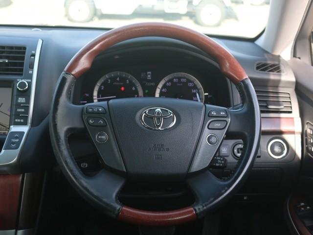 
								TOYOTA CROWN MAJESTA full									