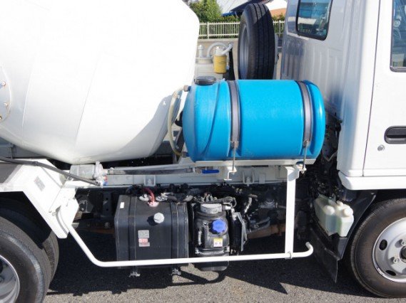 
								ISUZU ELF TRUCK full									