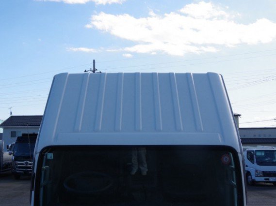 
								ISUZU ELF TRUCK full									