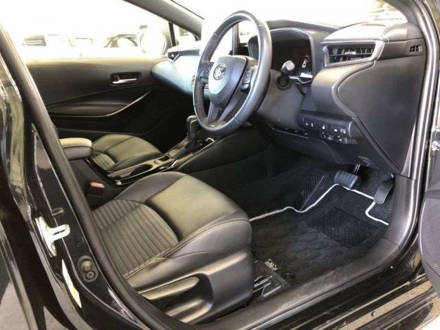 
								TOYOTA COROLLA TOURING full									
