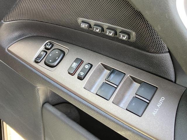 
								LEXUS IS full									