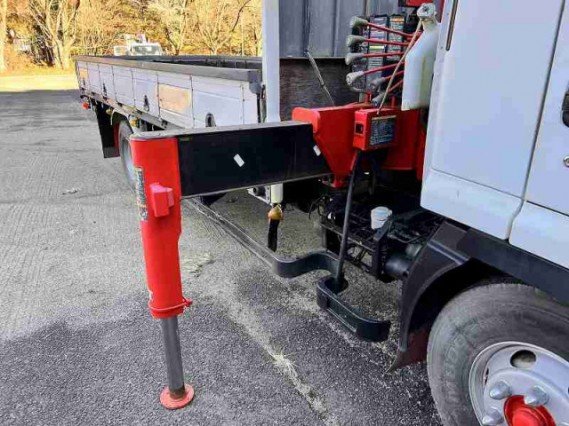 
								ISUZU FORWARD full									