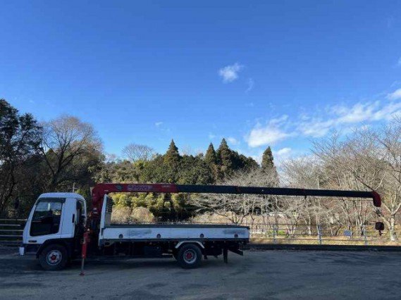 
								ISUZU FORWARD full									