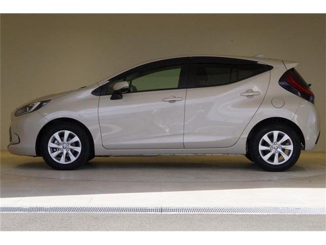 
								TOYOTA AQUA full									