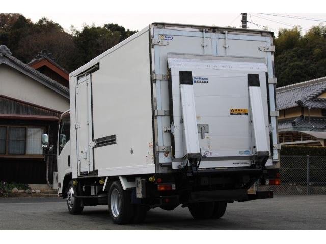 
								ISUZU ELF TRUCK full									