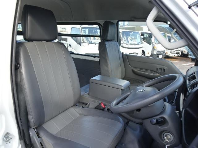 
								NISSAN VANETTE VAN full									