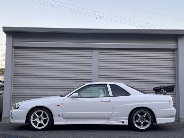 
								NISSAN SKYLINE full									