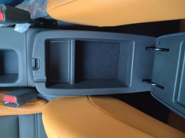 
								NISSAN KICKS full									